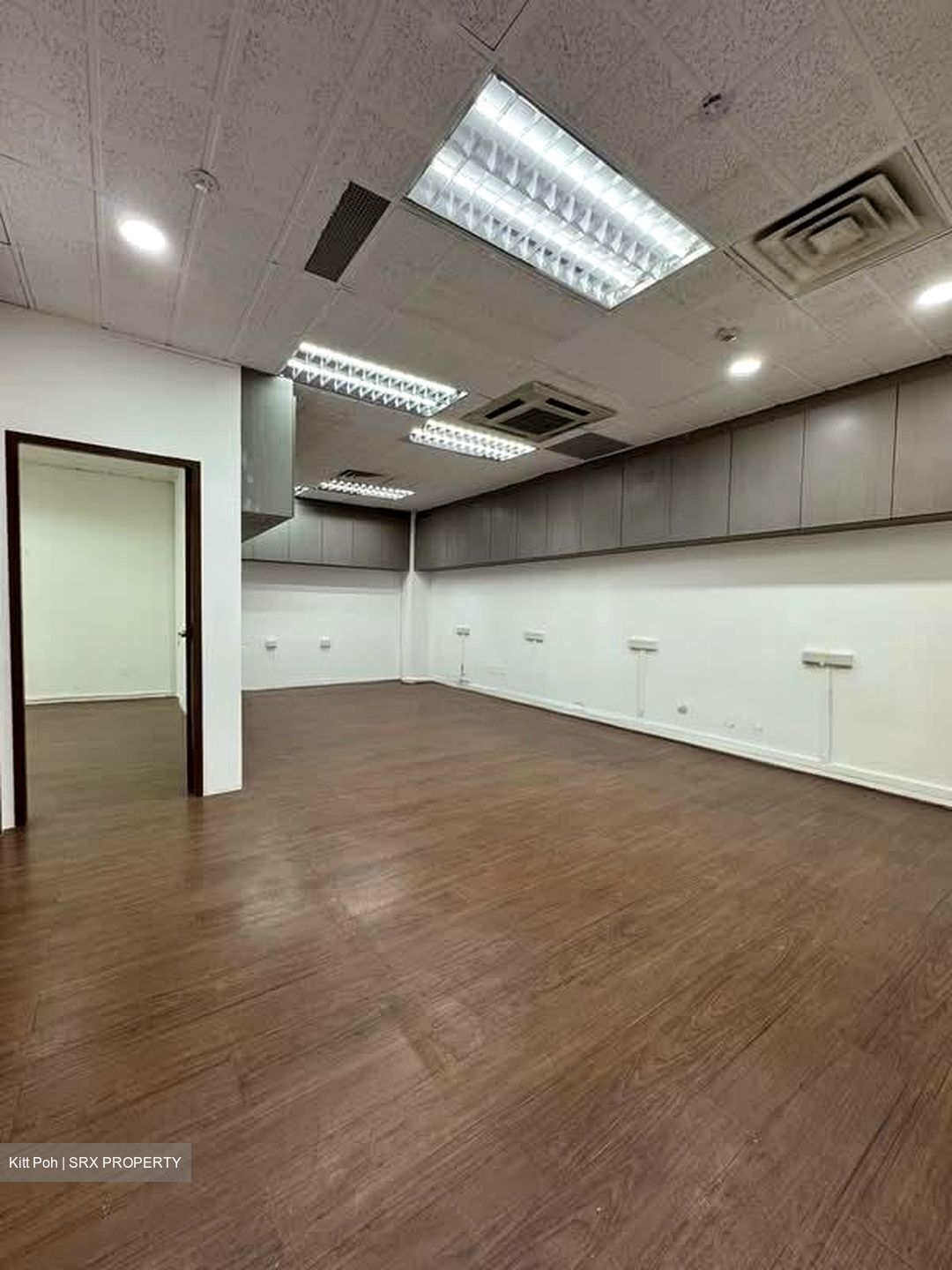 Golden Sultan Plaza (D7), Office #553843421